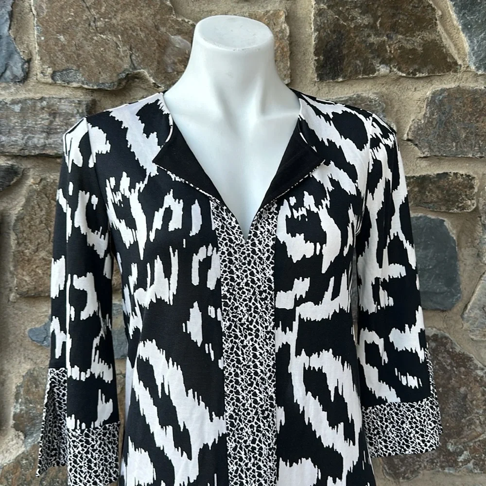 Diane Von Furstenberg 'Rose' Silk Ikat Print Shift Dress in Black/White Size 6